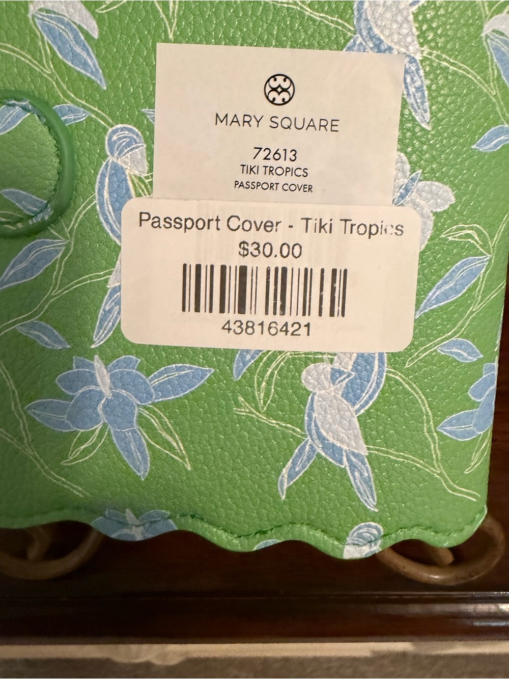 MARY SQUARE TIKI TROPICS PASSPORT COVER NWT - Picture 4 of 9